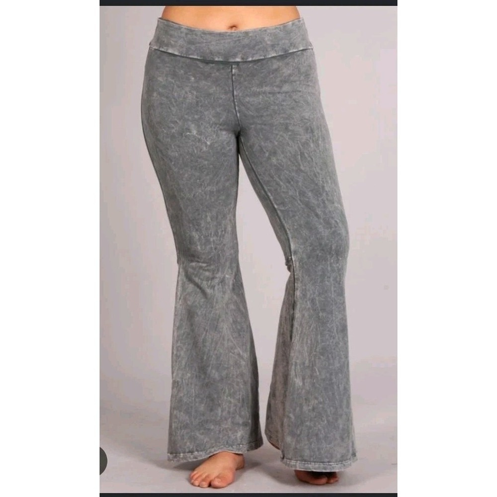 chatoyant bell bottom pants wide leg lounge pants in a charcoal, Size Large L